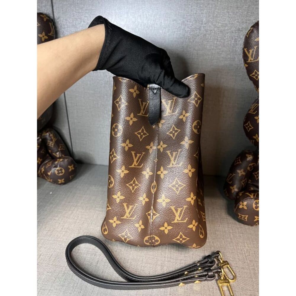 Louis Vuitton Women Pre-Loved Bag Very Good Condition - Picture 3 of 9